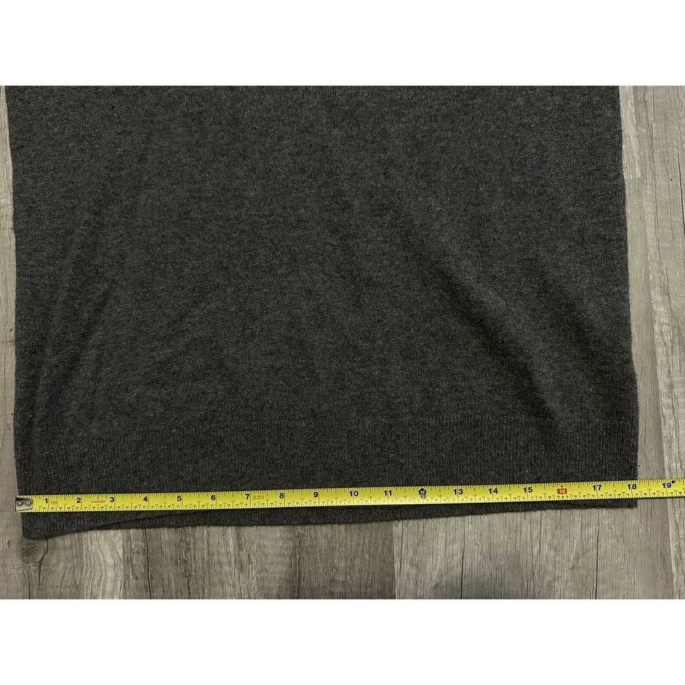 Everlane 100% Cashmere Grey V-Neck Sweater Women's‎ Medium